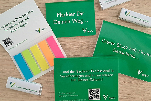 #versicherungsprofessionals zum Mitnehmen: Kleine Hinweisgeber auf den neuen Bachelor Professional