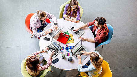 Wir lernen von- und miteinander! – Round-Table-Gespräche für Ausbilder:innen der Versicherungswirtschaft